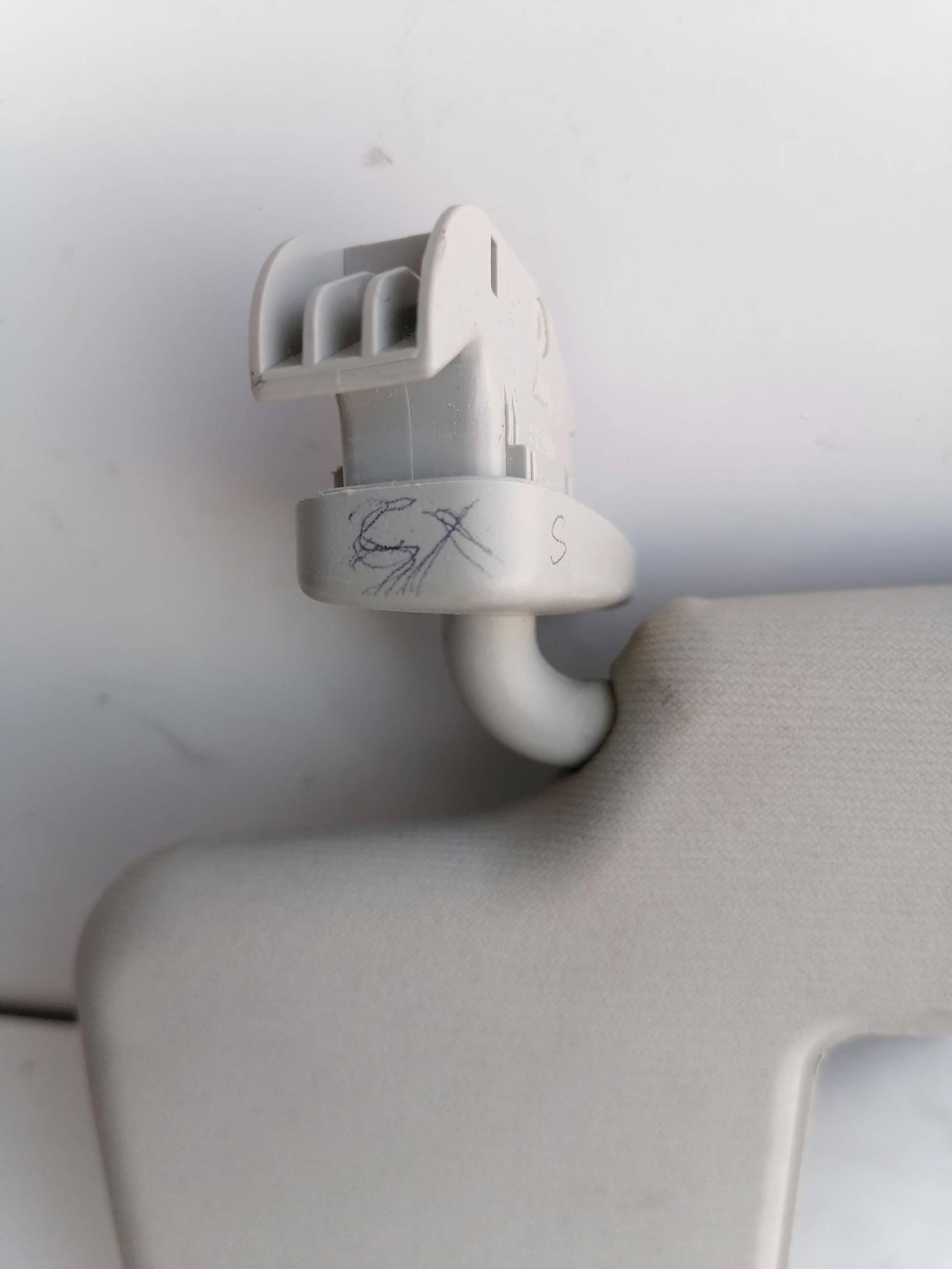 Aletta parasole parabrezza sx.